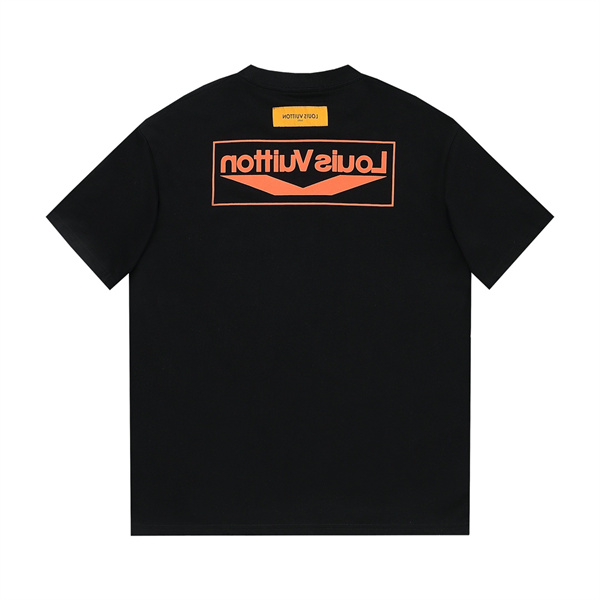 LOUIS VUITTON 偽物 Ｔシャツ シグネチャー 立体 ロゴ プリント 春夏新作 毎日着たくなる ルイヴィトン