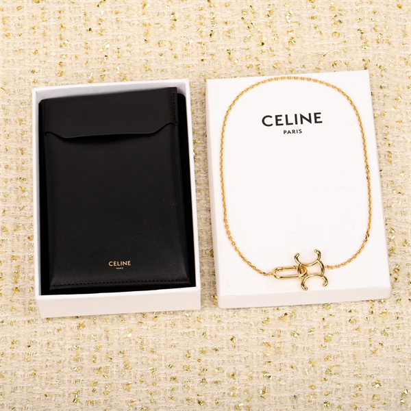 CELINE コピー ネックレス トリオンフ ロゴ ロック シンプル エレガント ミニマリズム セリーヌ