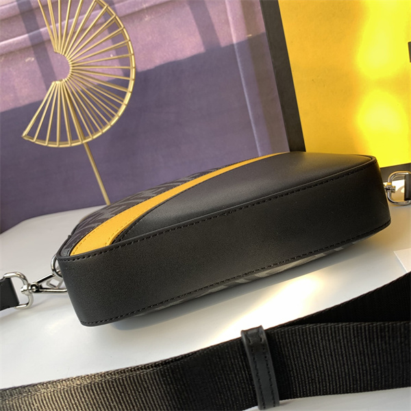 フェンディ コピー ショルダーバッグ F7M0286 ジップ開閉式 取り外し可能ベルト FENDI 