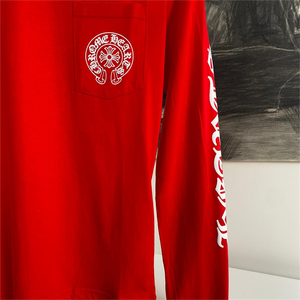 CHROME HEARTS コピー 長袖Tシャツ Red Back Scroll ロゴ プリント レッド 純綿素材 クロムハーツ