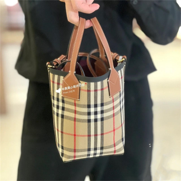 バーバリー スーパーコピー ハンドバッグ London check ミニ 取り外し可能ベルト ロンドン BURBERRY 