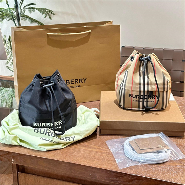 BURBERRY コピー ハンドバッグ ナイロン ドローコード ポーチ 2色 可愛い チェック柄 バーバリー
