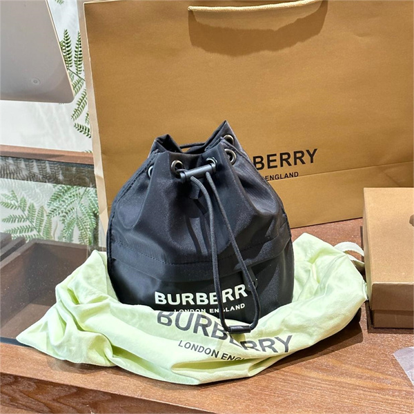 BURBERRY コピー ハンドバッグ ナイロン ドローコード ポーチ 2色 可愛い チェック柄 バーバリー