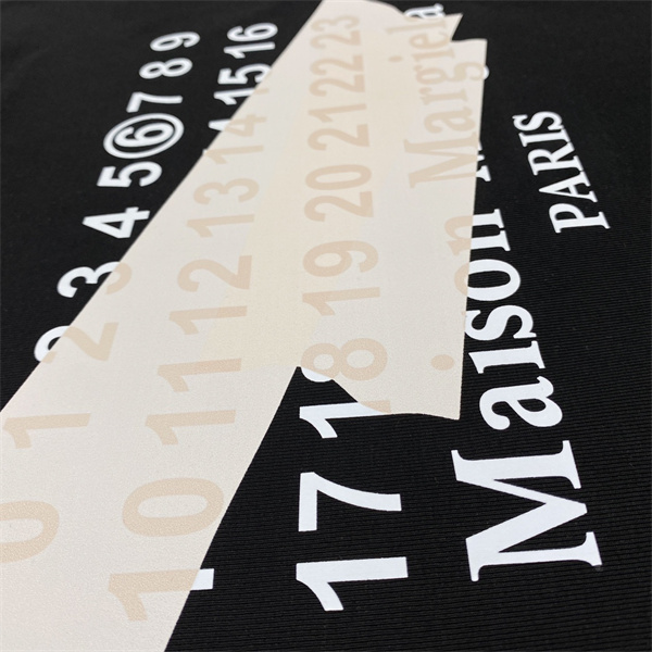 メゾン マルジェラ スーパーコピー 長袖Ｔシャツ MM6 ロゴ プリント柄 2色 Maison Margiela