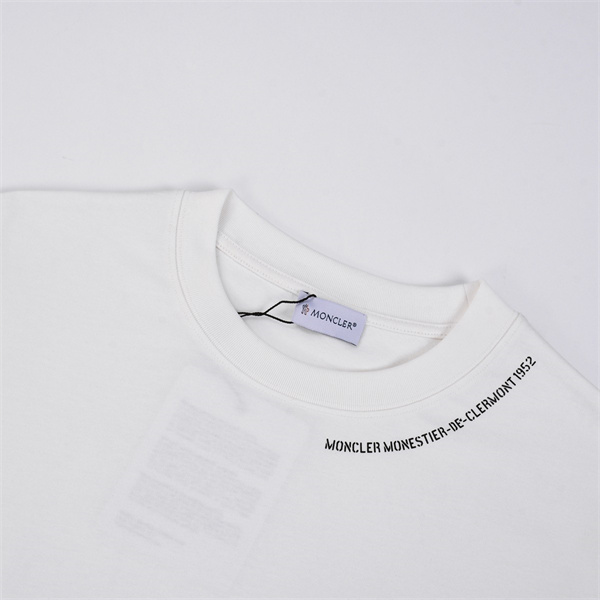 モンクレール スーパーコピー Ｔシャツ クルーネック ワッペン ロゴ プリント 柄 シンプル MONCLER