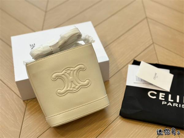 セリーヌ スーパー コピー バケットバッグ モノグラム 柄 調節可能ストラップ CELINE 