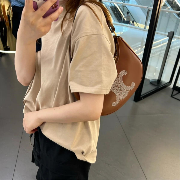 CELINE コピー ハンドバッグ 刺繍 ロゴ トリオンフ セリーヌ 2WAY カッコイイ 柔軟の手触り セリーヌ