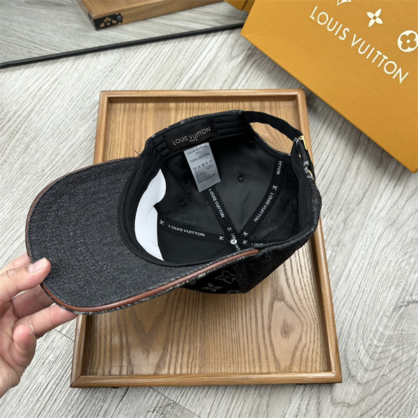LOUIS VUITTON コピー キャップ コットン 通気性 モノグラム パネルデザイン オシャレ ファッション ルイヴィトン