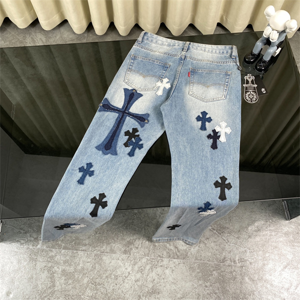 CHROME HEARTS コピー ジーンズ クロス デニム クロス ロゴ レザー 貼り付け クロムハーツ