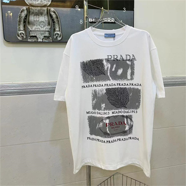 プラダ スーパーコピー Ｔシャツ ロゴ プリント柄 純綿素材 2色 葉 落書き 定番 オシャレ PRADA