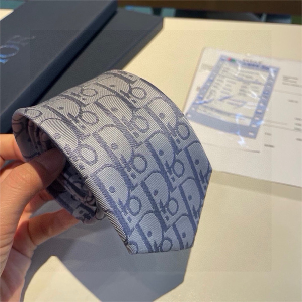 DIOR スーパーコピー ネクタイ オブリーク ピクセル CDロゴ シルク ジャカード ディオール