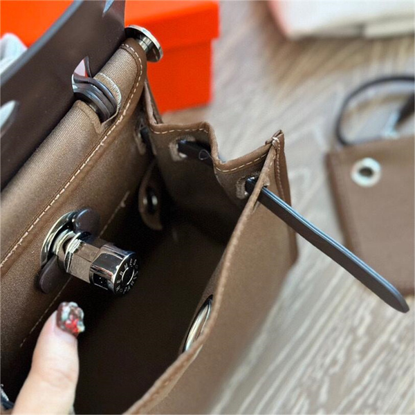 エルメス 偽物 ショルダーバッグ エールバック・ジップ Herbag Zip 18*16cm ハンドバッグ ミニ HERMES