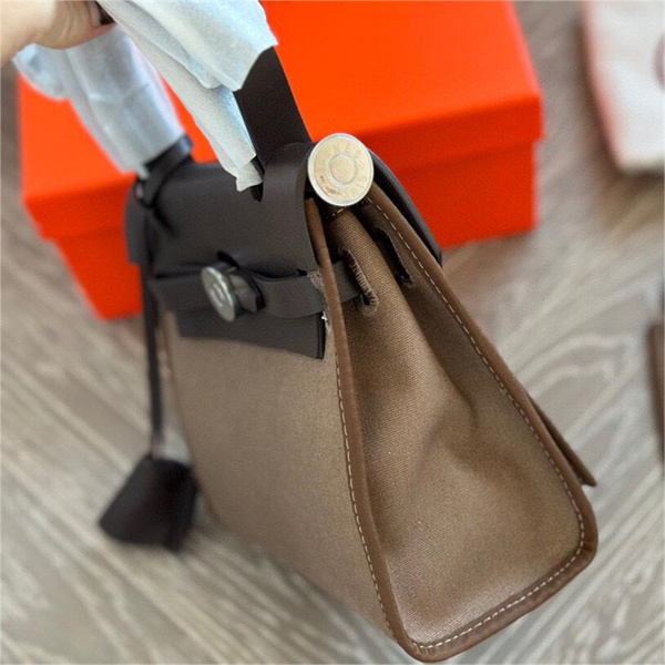 エルメス 偽物 ショルダーバッグ エールバック・ジップ Herbag Zip 18*16cm ハンドバッグ ミニ HERMES