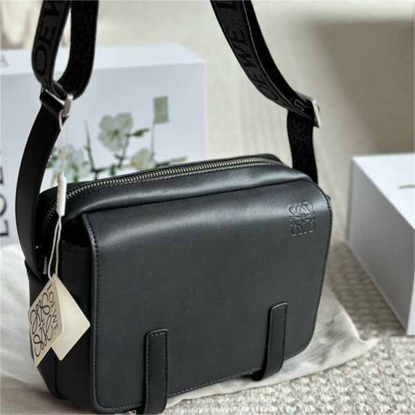 LOEWE コピー ショルダーバッグ メンズ ジャカードベルト ロゴ オシャレ レザー 牛革 コーデ ロエベ