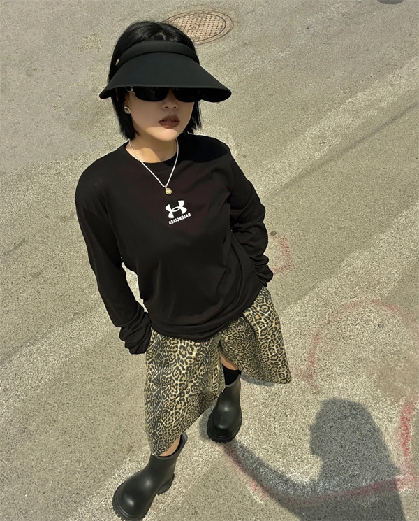 UnderArmour x BALENCIAGA スーパーコピー 長袖Ｔシャツ スポーツウェア UAエッセンシャルテリー バレンシアガ