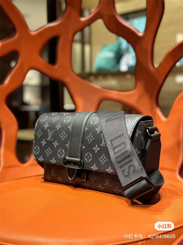 M46794 LOUIS VUITTON コピー メッセンジャーバッグ S-CAPE MESSENGER シリーズ ルイヴィトン