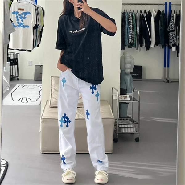 CHROME HEARTS コピー ジーンズ 限定版 レザーロゴ クロス 貼り付け 2色 クロムハーツ