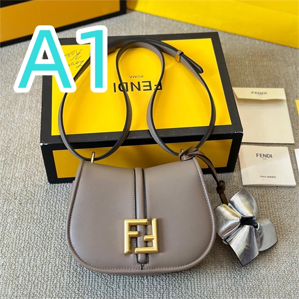 FENDI スーパーコピー ショルダーバッグ ブラウンファブリック チャーム ナノ フェンディ