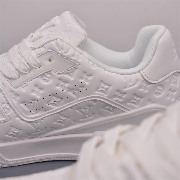 1ABLY3 LOUIS VUITTON スーパーコピー スニーカー Trainerシリーズ モノグラム エンボスロゴ ルイヴィトン