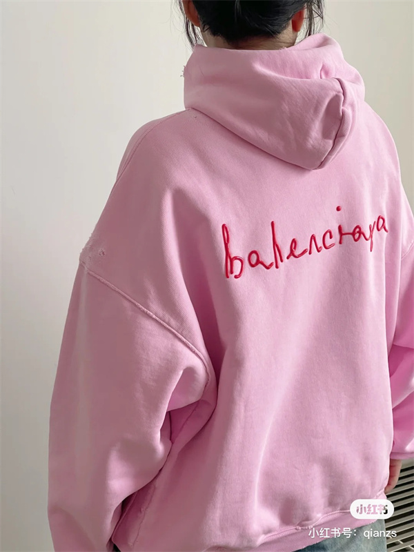 バレンシアガ コピー パーカー ピンク ハート 立体感 ロゴ 純綿素材 エレガント ユニセックス 人気 オシャレ BALENCIAGA