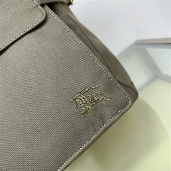 バーバリー スーパーコピー リュック 綿混紡 馬術騎士 刺繍 調節可能ベルト BURBERRY