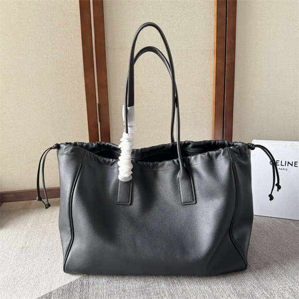 セリーヌ スーパーコピー トートバッグ カバ ドローストリング キュイル トリオンフ 大容量 プレゼント最適 CELINE 
