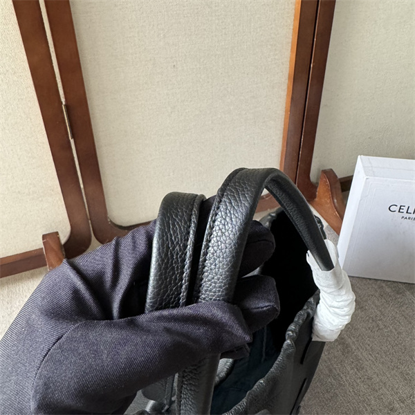 セリーヌ スーパーコピー トートバッグ カバ ドローストリング キュイル トリオンフ 大容量 プレゼント最適 CELINE 