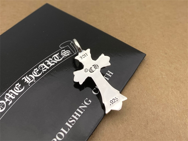 クロムハーツ コピー ネックレス ダブルCHクロス 重圧感 クロス ペンダント ペーパーチェーン CHROME HEARTS