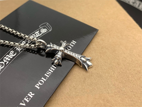 クロムハーツ コピー ネックレス ダブルCHクロス 重圧感 クロス ペンダント ペーパーチェーン CHROME HEARTS