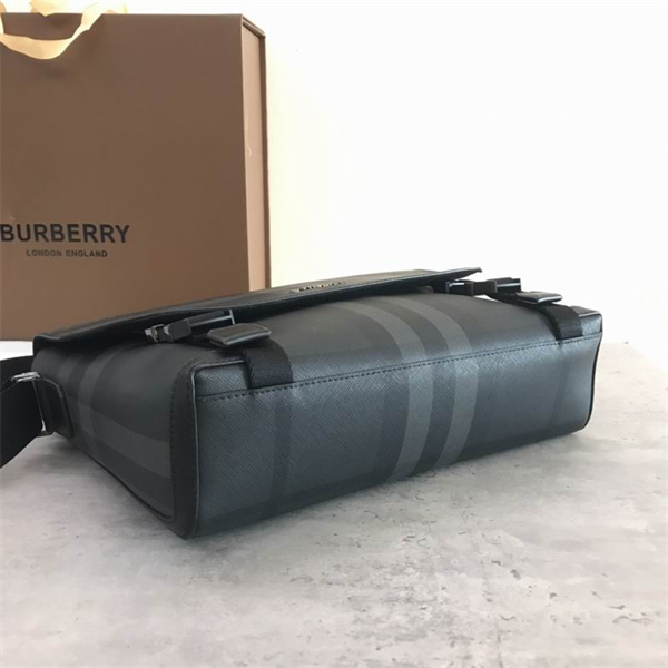 バーバリー 偽物 バックパック エレガント 機能的 トップハンドル 調節可能 BURBERRY