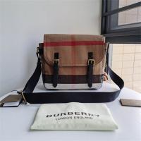 BALENCIAGA コピー バックパック リサイクルナイロン コンパクト サイズ ダブルジップ開閉 調節可能 バレンシアガ