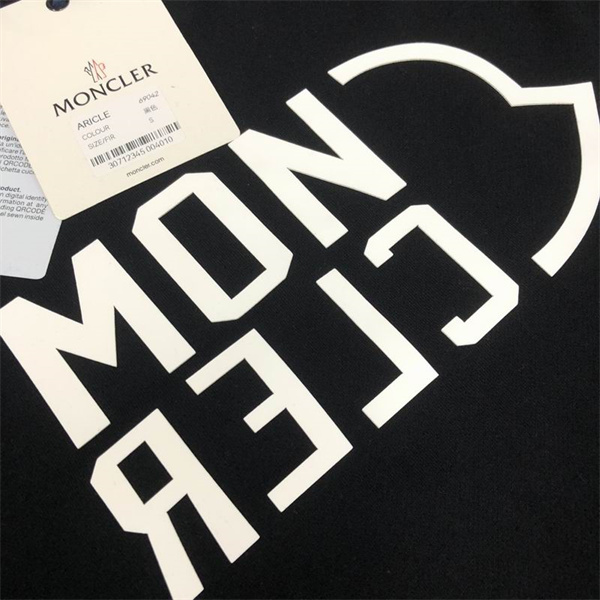 MONCLER 偽物 トレーナー ロゴ入り トップス アクティブスタイル 立体 ロゴ ワッペン モンクレール