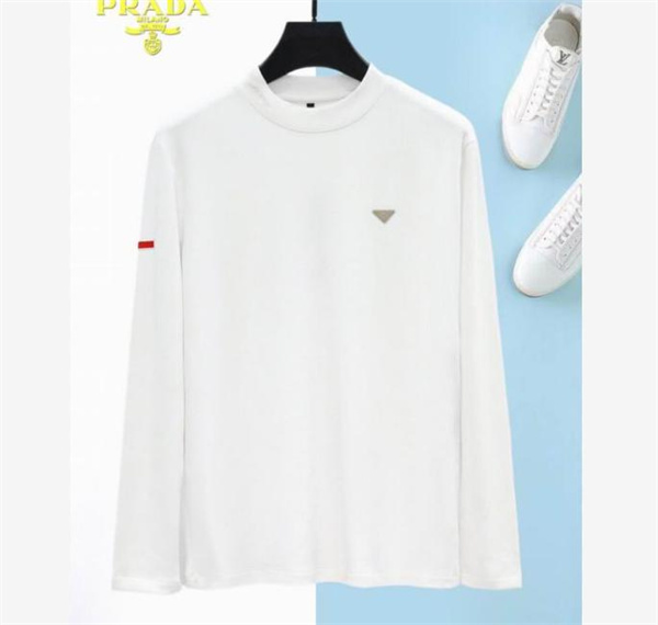 プラダ スーパーコピー 長袖Ｔシャツ トライアングルロゴ メタル 2色展開 スマートカジュアル PRADA