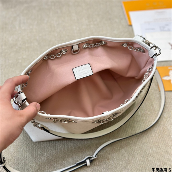 ルイヴィトン スーパーコピー バッグ  bella  モノグラム シルバーチェーン エレガント 2WAY仕様 LOUIS VUITTON