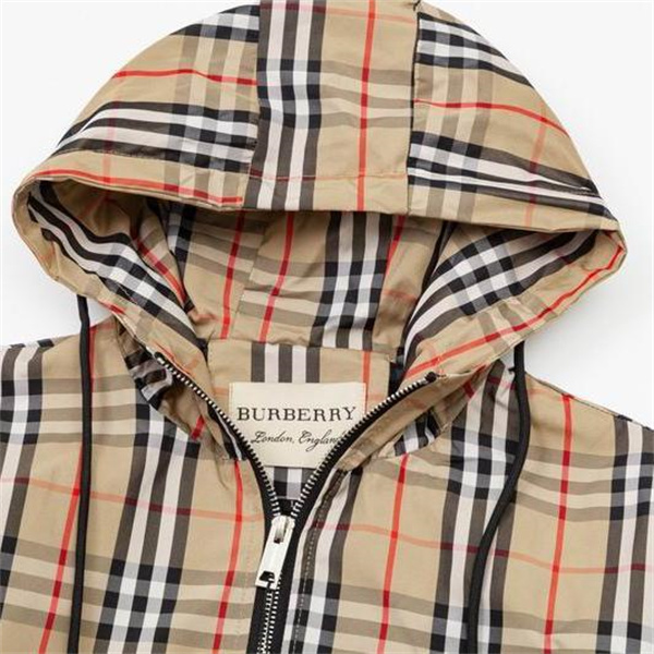 BURBERRY 偽物 ジャケット チェック柄 クラシックデザイン ベージュカラー フード付き バーバリー