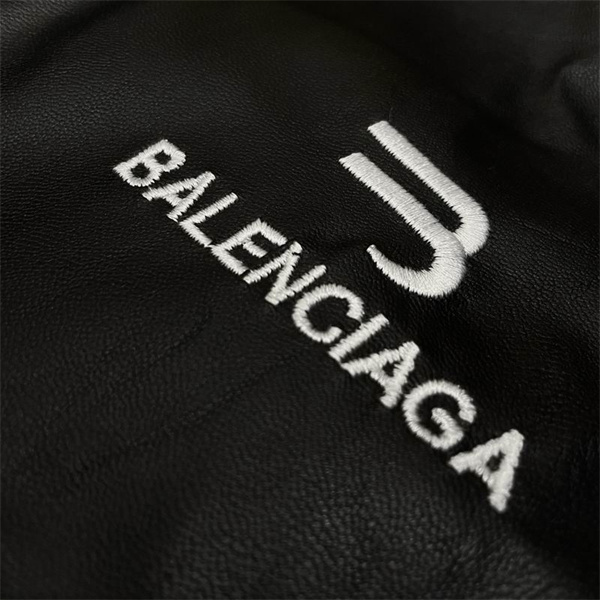 バレンシアガ コピー ジャケット シンプルブラック 刺繍ロゴ エラスティック裾と袖口 BALENCIAGA