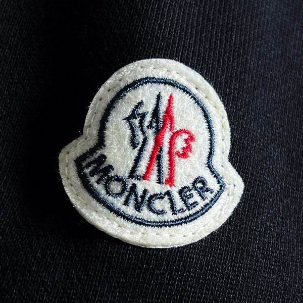 モンクレール コピー トレーナー ロゴ デザイン ワッペン オシャレ MONCLER 