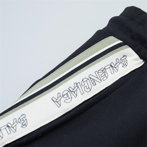 バレンシアガ スーパーコピー スウェットパンツ ロゴ入りテープ 高級感漂うデザイン BALENCIAGA