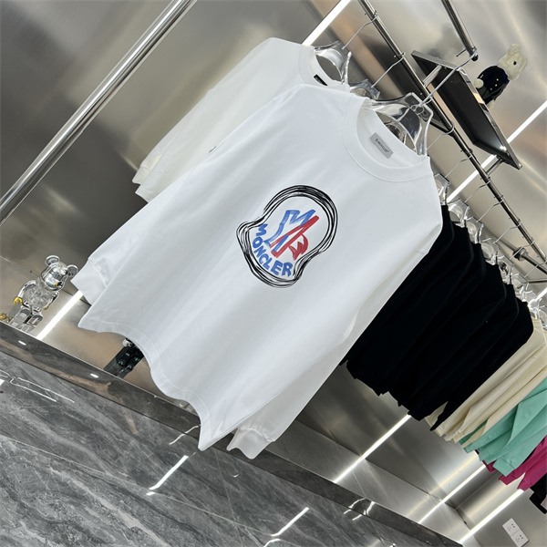 MONCLER 偽物 長袖Tシャツ 大きなロゴ デザイン シンプルカラー モンクレール