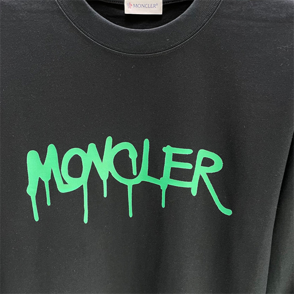 MONCLER コピー 長袖Tシャツ グラフィティ風ロゴ デザイン モンクレール