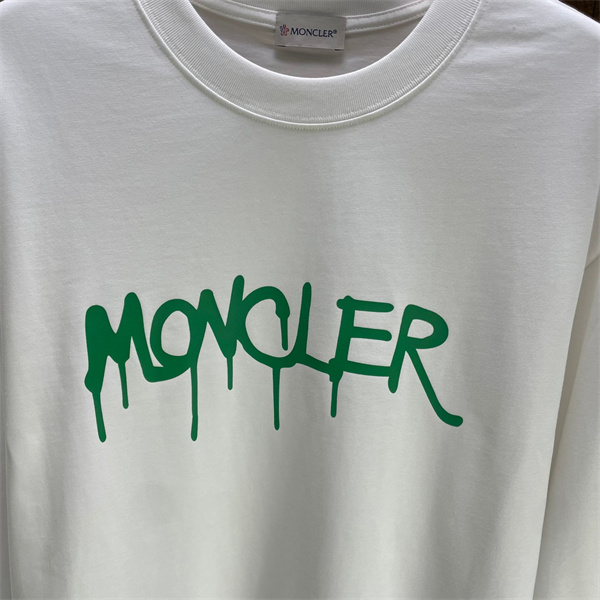 MONCLER コピー 長袖Tシャツ グラフィティ風ロゴ デザイン モンクレール
