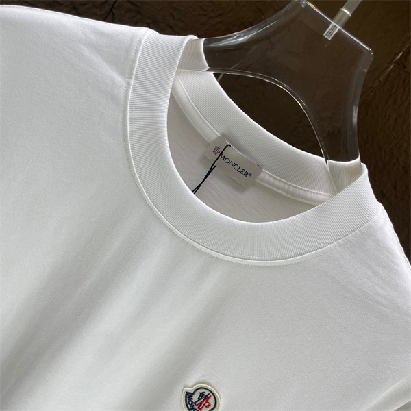 モンクレール 偽物 長袖Tシャツ ロゴ パッチ付き 上質 コットン素材 MONCLER