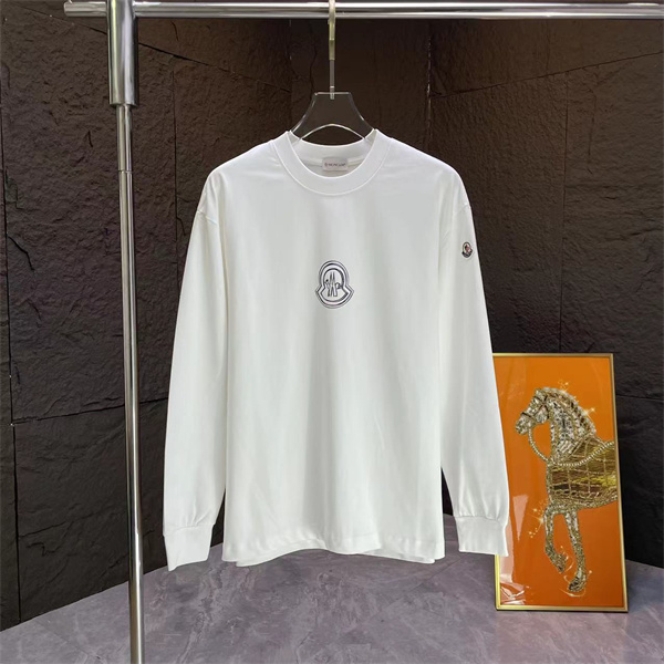 MONCLER コピー 長袖Tシャツ アイコニックエンブレム バックロゴ入り モンクレール 