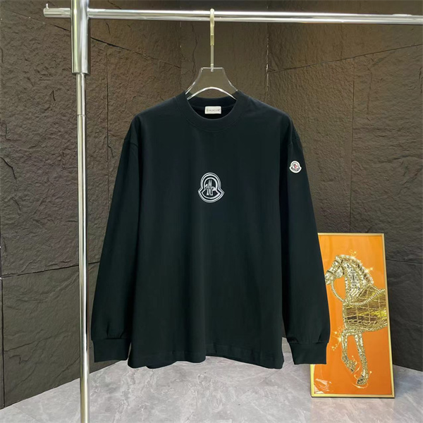 MONCLER コピー 長袖Tシャツ アイコニックエンブレム バックロゴ入り モンクレール 