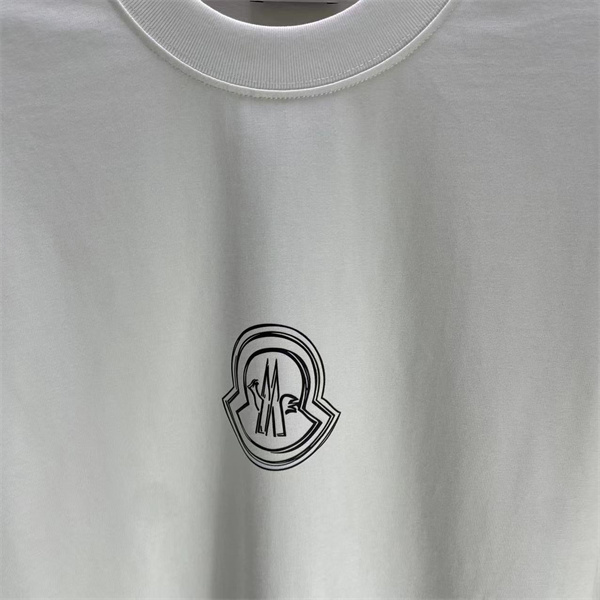 MONCLER コピー 長袖Tシャツ アイコニックエンブレム バックロゴ入り モンクレール 