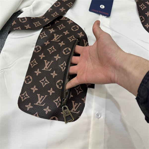LOUIS VUITTON コピー シャツ モノグラム×肩＆胸の個性的ディテール ルイヴィトン