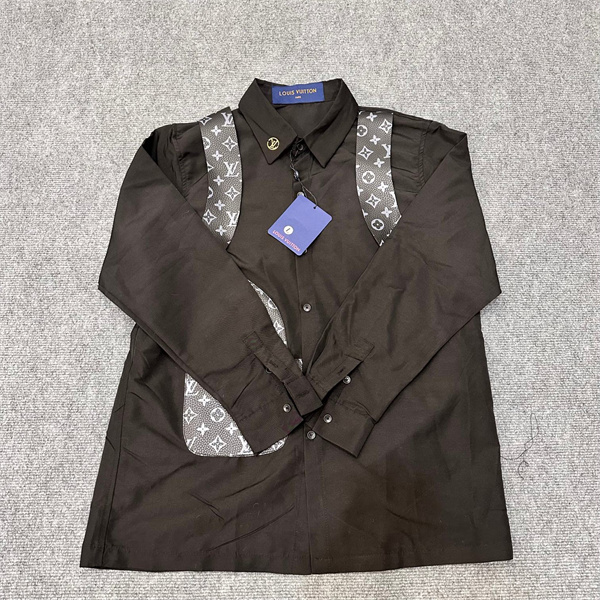 LOUIS VUITTON コピー シャツ モノグラム×肩＆胸の個性的ディテール ルイヴィトン