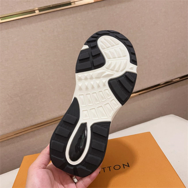LOUIS VUITTON コピー スニーカー モノグラム柄 レザー 高級感ｘ機能性 ルイヴィトン