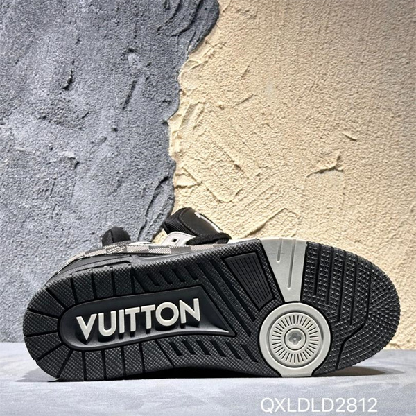 LOUIS VUITTON スーパーコピー スニーカー モダン チェック柄 都会的 スタイル ルイヴィトン