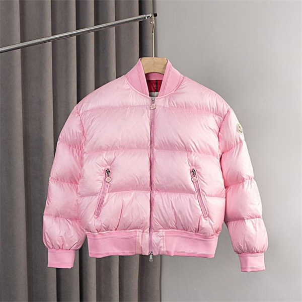 MONCLER コピー レディース ダウンジャケット エレガントさ 機能性 モンクレール